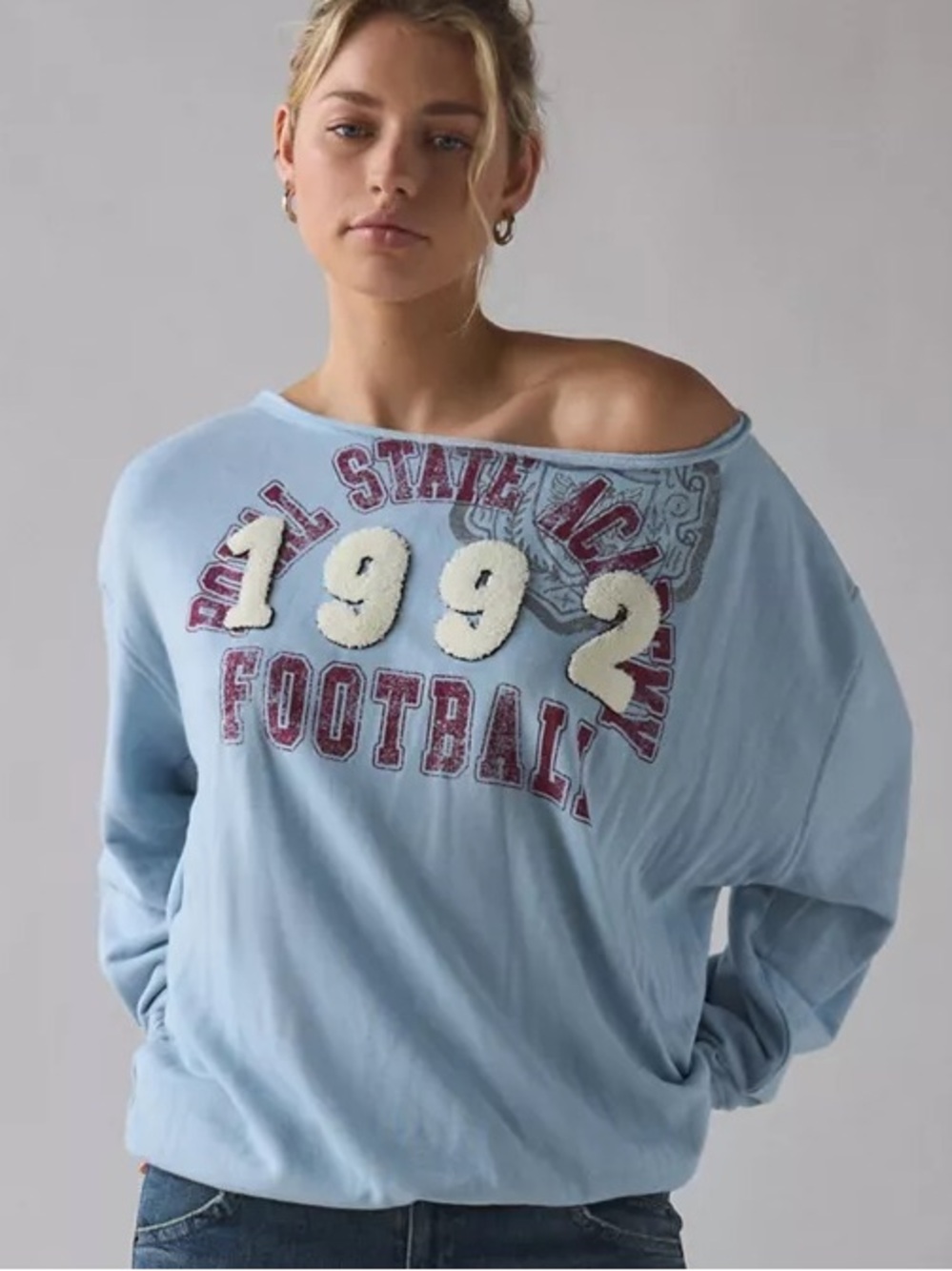 Urban Outfitters- Casual Light Blue Wide-Leg Jeans Styling Sweatshirt